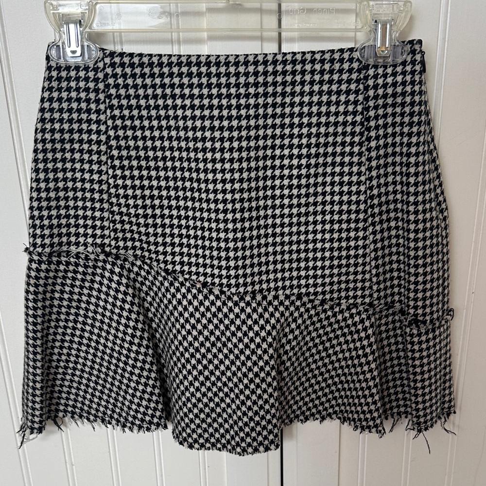 Zara Black and White Houndstooth Mini Skirt